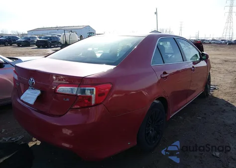 2013 Toyota Camry Le z USA, uszkodzony, nr VIN 4T4BF1FKXDR302840